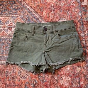 Old Navy Women's Green Frayed Hem Shorts